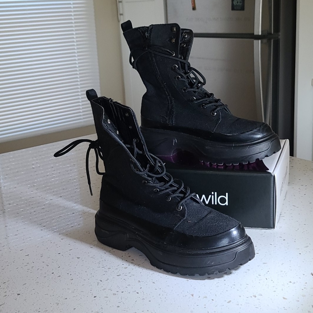 Light weight winter boots